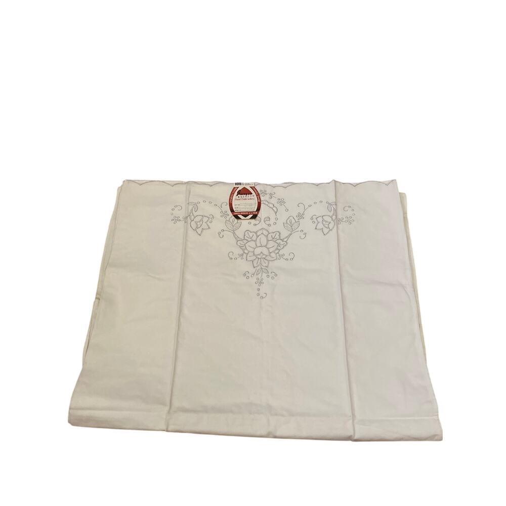 NWT JIANGSU Hand Embroidered King Pillowcases scalloped edges White 100% Cotton